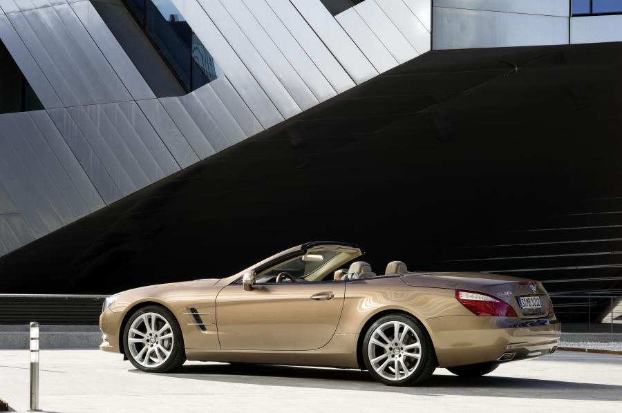  Mercedes-Benz SL500 2012 года  (фото 15 из 31)